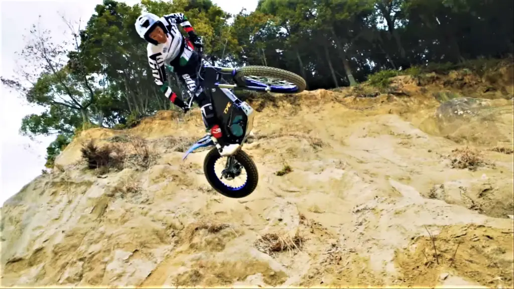 Yamaha-TY-E-electric-trials-dirt-bike-frontal-stunt-shot