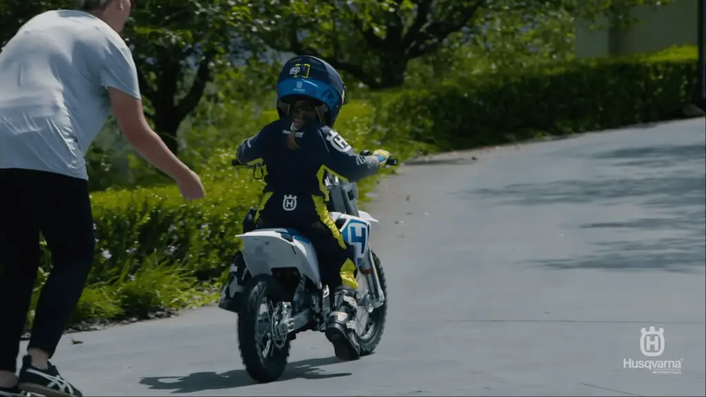 Husqvarna-EE-5-kids-electric-motocross-dirt-bike-rear-view