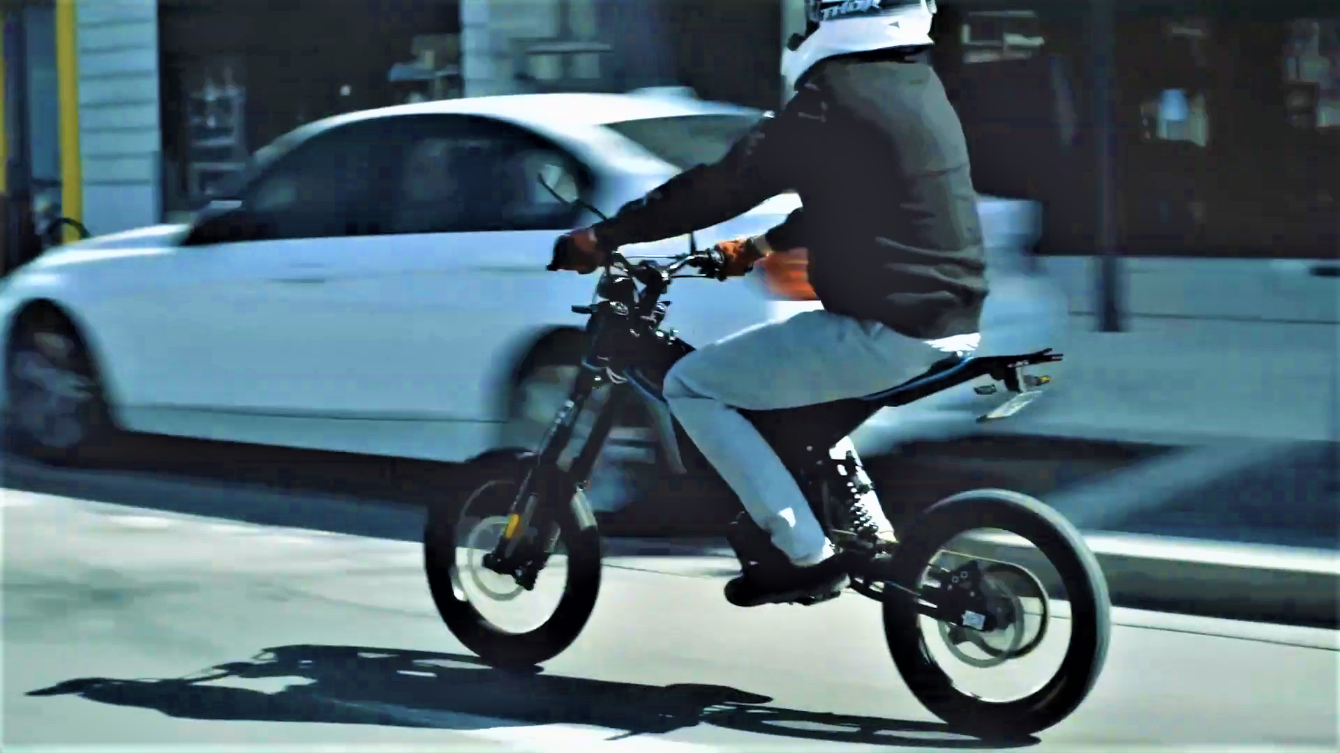 Kuberg-Freerider-Street-electric-dirt-bike-cityscape