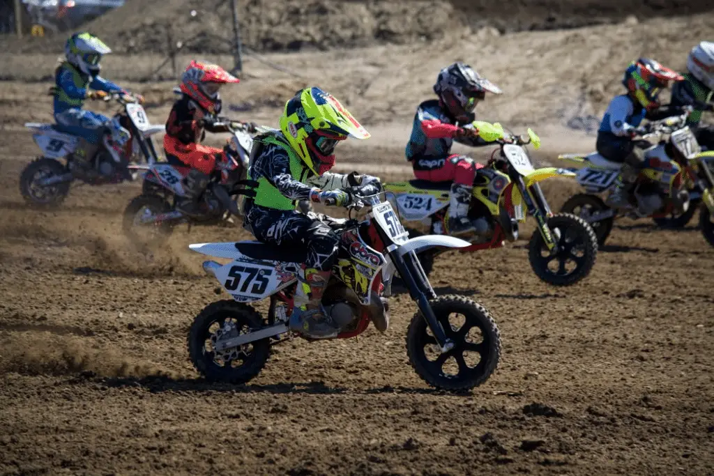 How-old-do-you-have-to-be-to-ride-a-dirt-bike-Kid-dirt-bike-race