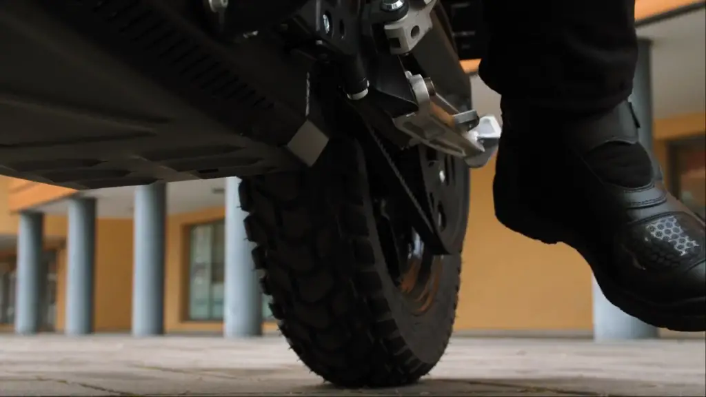 Zero-DSR-BF-street-legal-supermoto-rear-tire