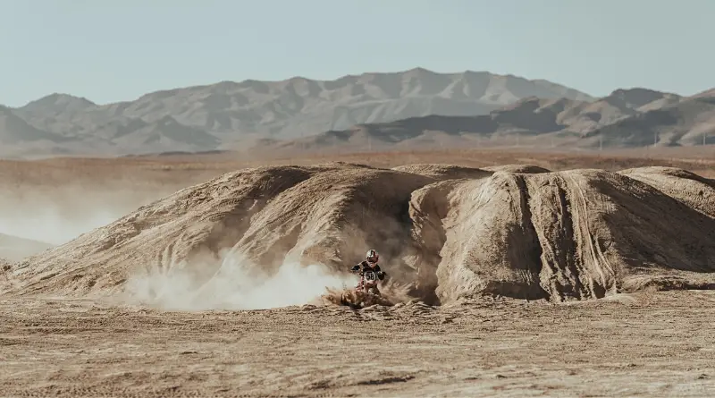 "best dirt bike for sand dunes"