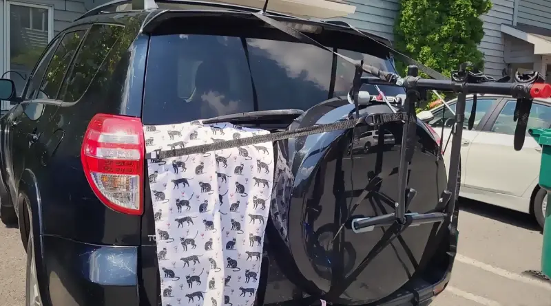 "Can you put a trunk bike rack on a rav4?"